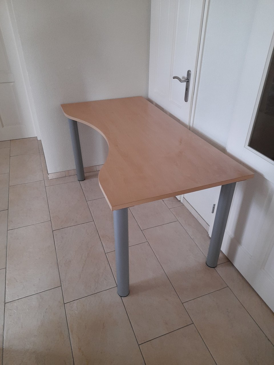Bureau 160 x 80 x 76,5 H (in goede staat )
