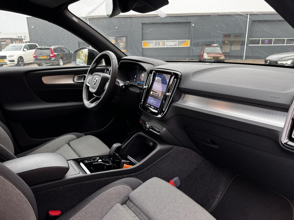 Volvo XC40 2.0 b4 plus dark | 18'' lmv | trekhaak | harman kardon