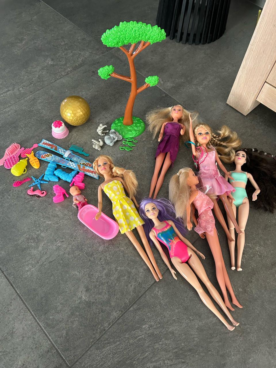 Verzameling barbies dreamtopia, color reveal