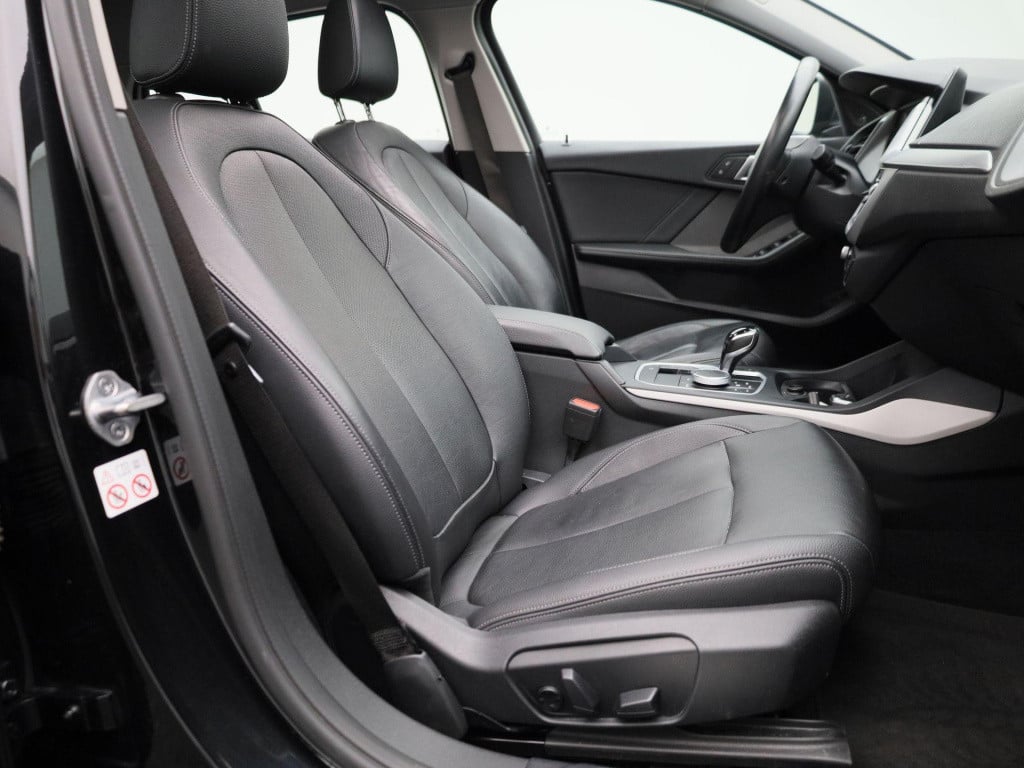 BMW 1 Serie 118i executive | automaat | schuifdak | leder | stoel verwarmin