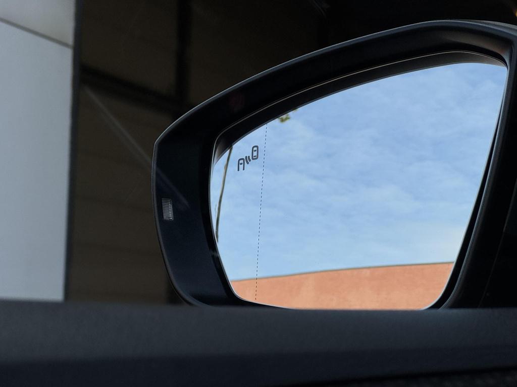 Volkswagen T-cross 1.0 tsi style automaat nl-auto inc. trekhaak afneembaar!