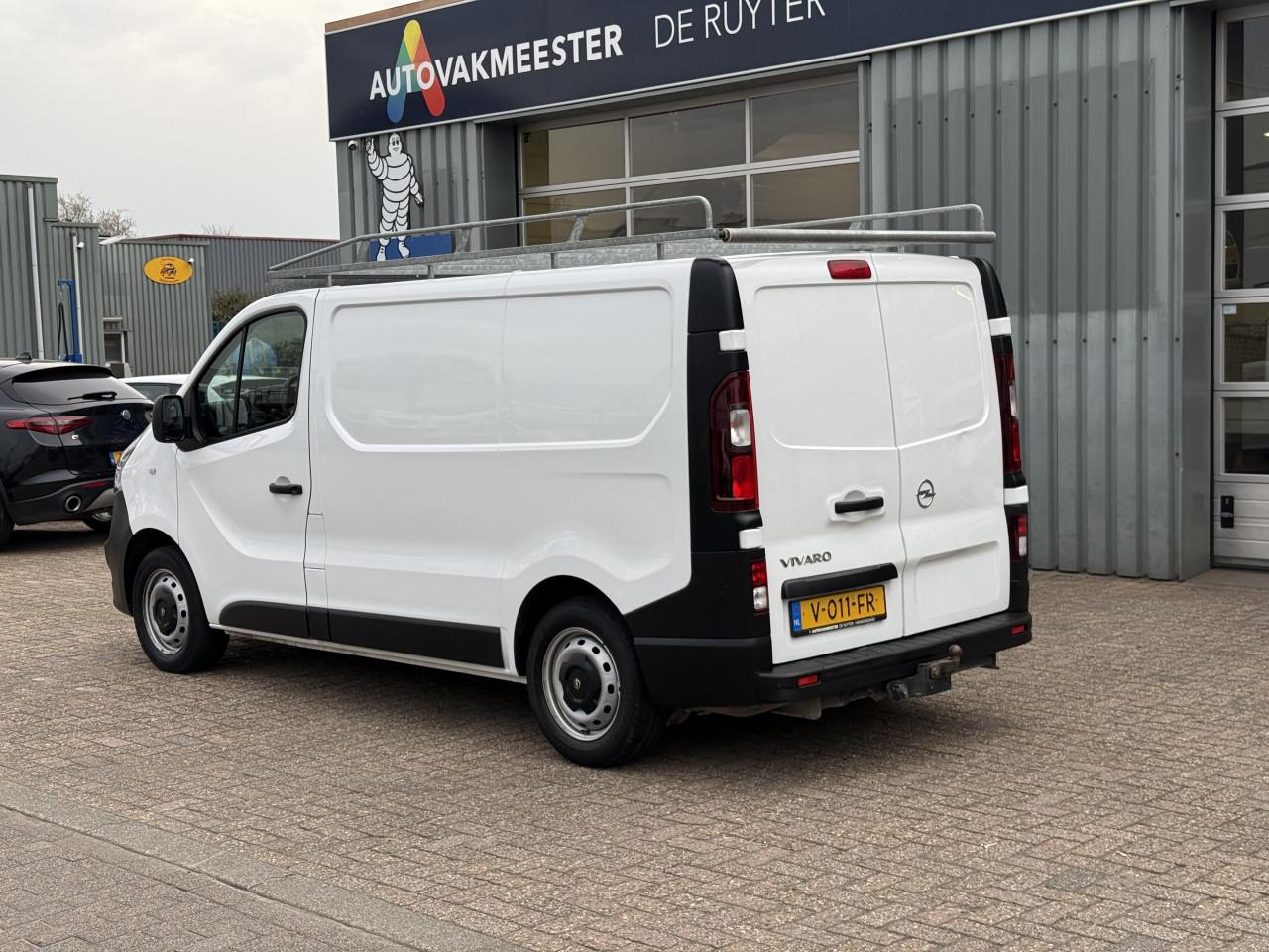 Opel Vivaro - 1.6 CDTI L1H1 Edition | Imperiaal | Trekhaak | 3 zits