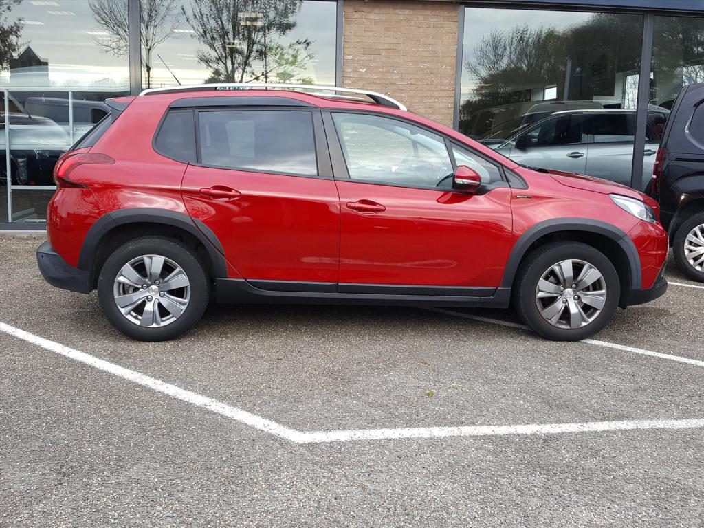 Peugeot 2008 1.2 puretech 110pk signature automaat eat6 navigatie | trekhaa
