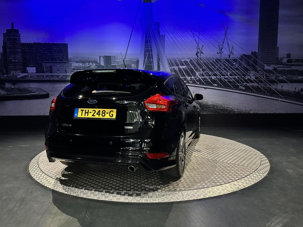 Ford Focus 1.5 ecoboost st line business *navi*camera*