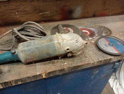 Bosch haakse slijper  met slijpschijven