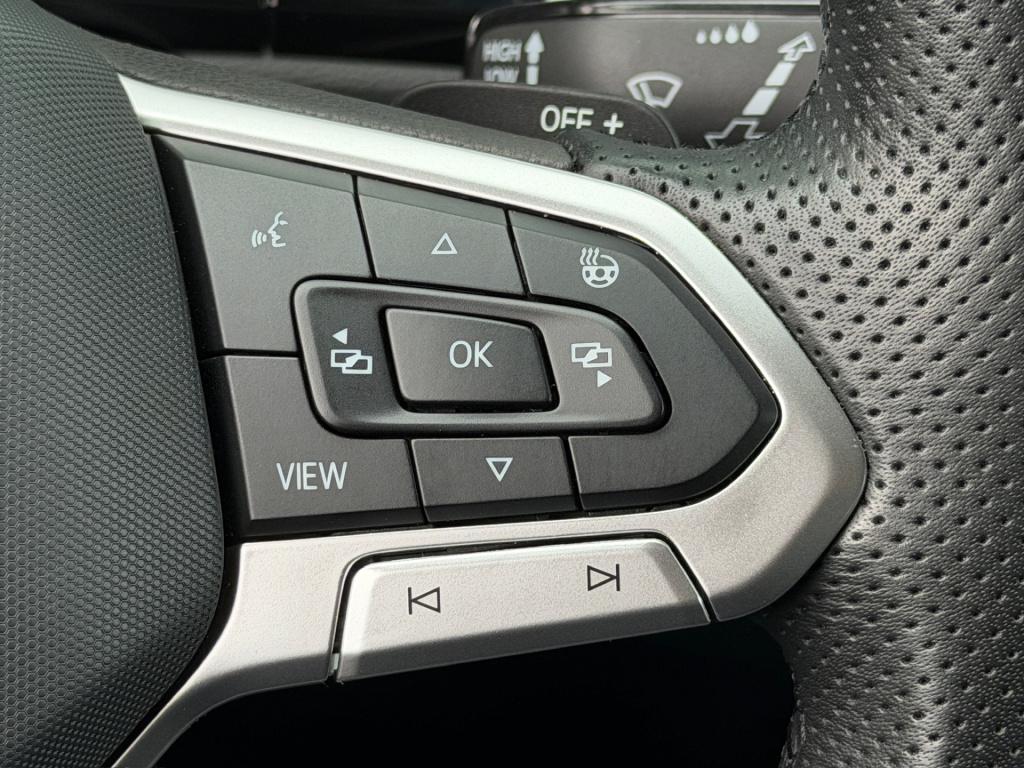 Volkswagen T-roc 1.5 tsi 150pk dsg r-line | trekhaak | camera | keyless | e