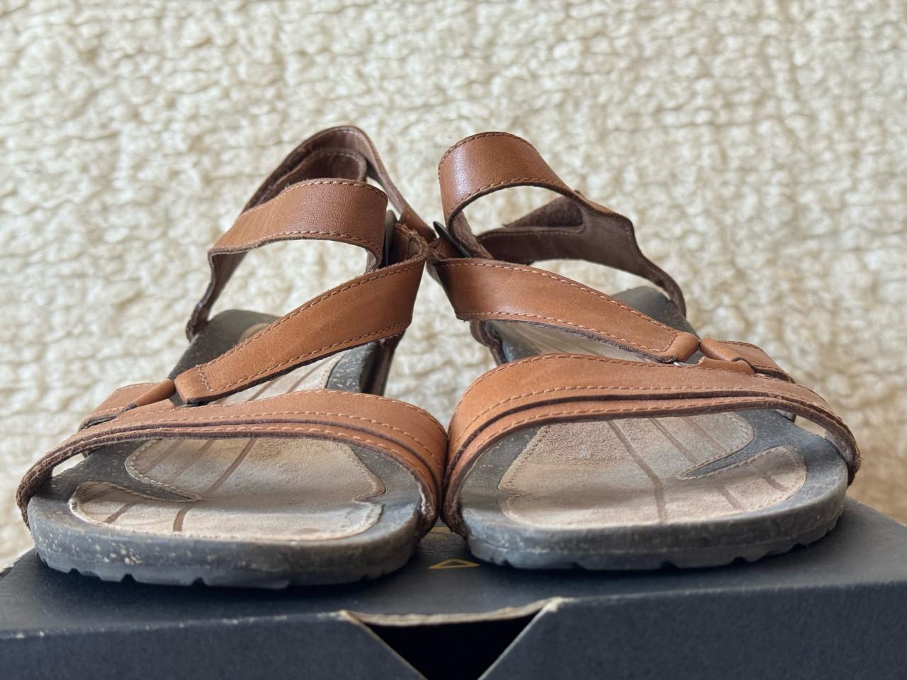 Teva Women Cabrillo Crossover Wedge Tan Sandaal in maat 41