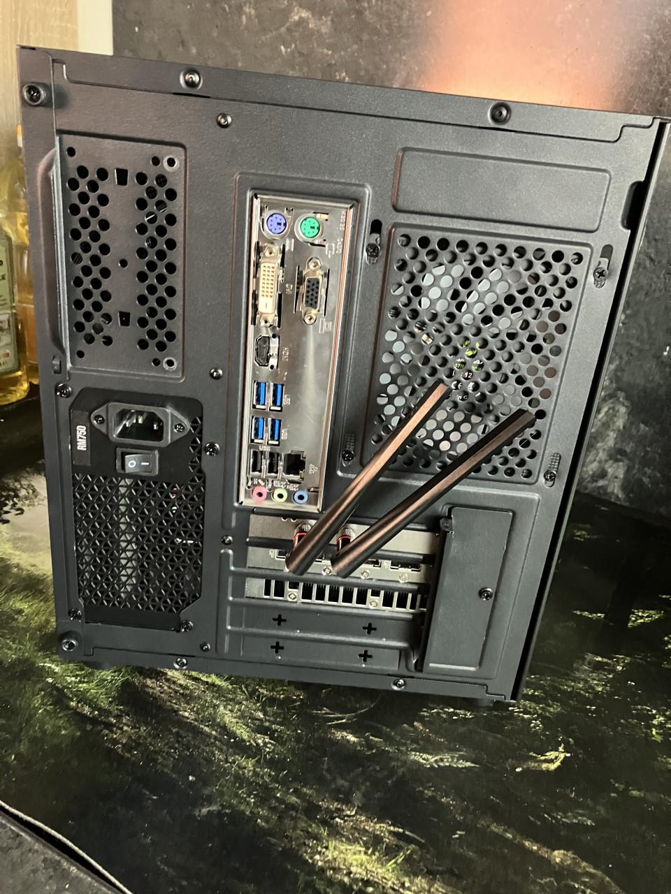 GamePC Ryzen5 3600/12GB/500GB M2SSD/RX6650XT 8GB/Wifi6+BT/W11pro