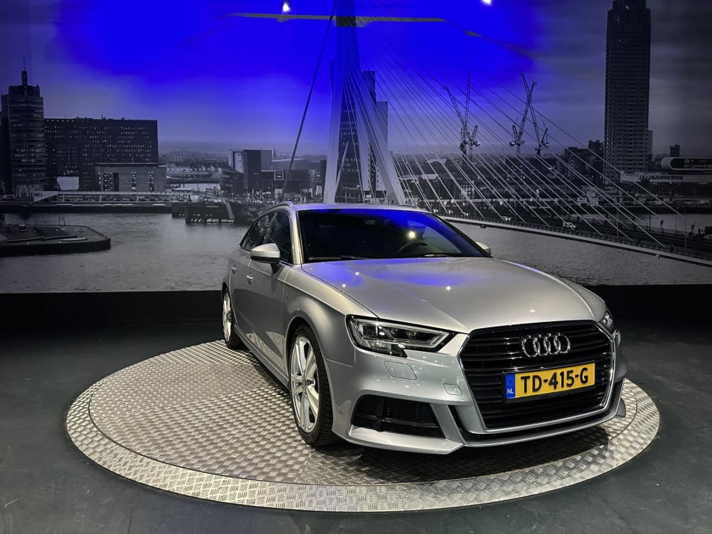 Audi A3 sportback 1.5 tfsi cod sport s line edition *origineel nl*