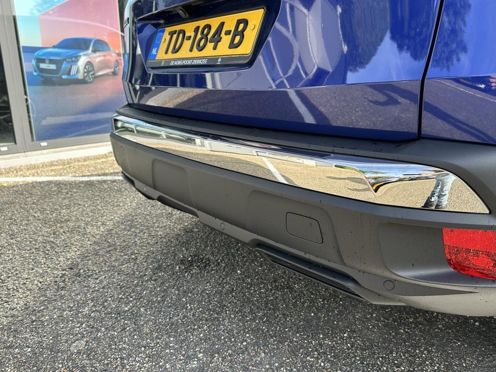 Peugeot 3008 1.2 puretech 130pk s&s blue lease executive vol-leer met stoel