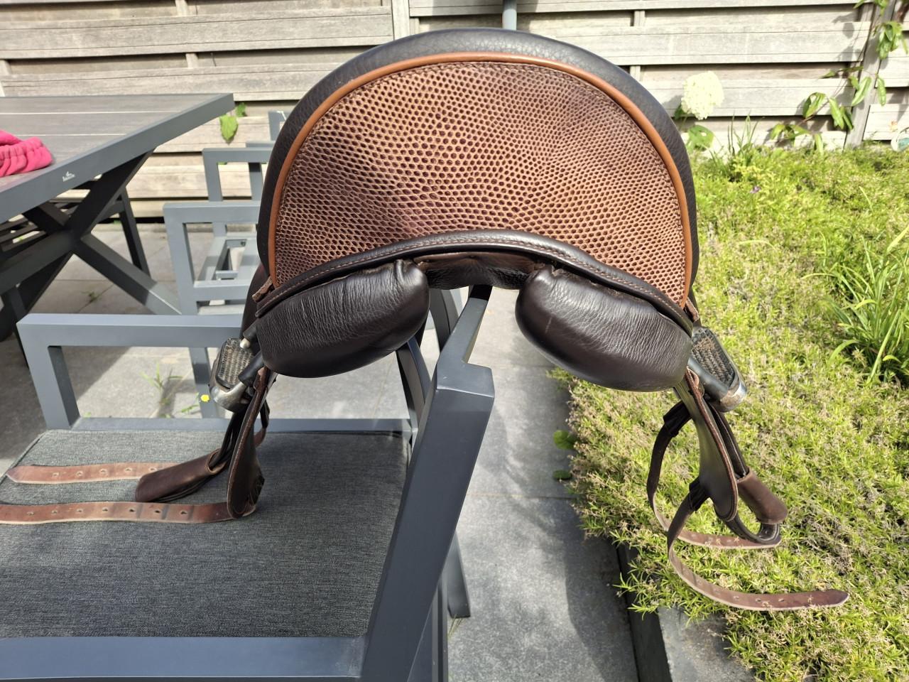 Dressuurzadel 18inch