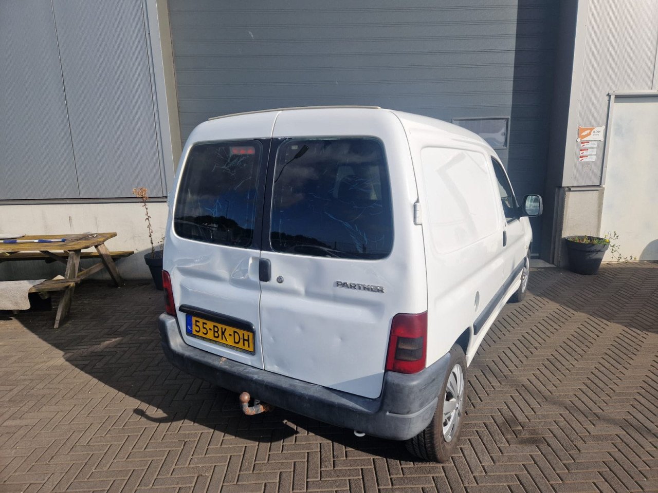 TE KOOP PEUGEOT PARTNER 1.9D BETREFT EEN BTW AUTO