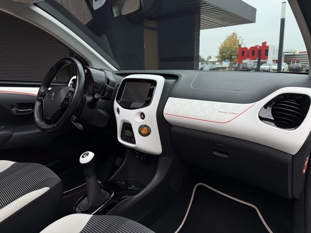 Peugeot 108 1.2 puretech // rolland garros // luxe uitvoering //