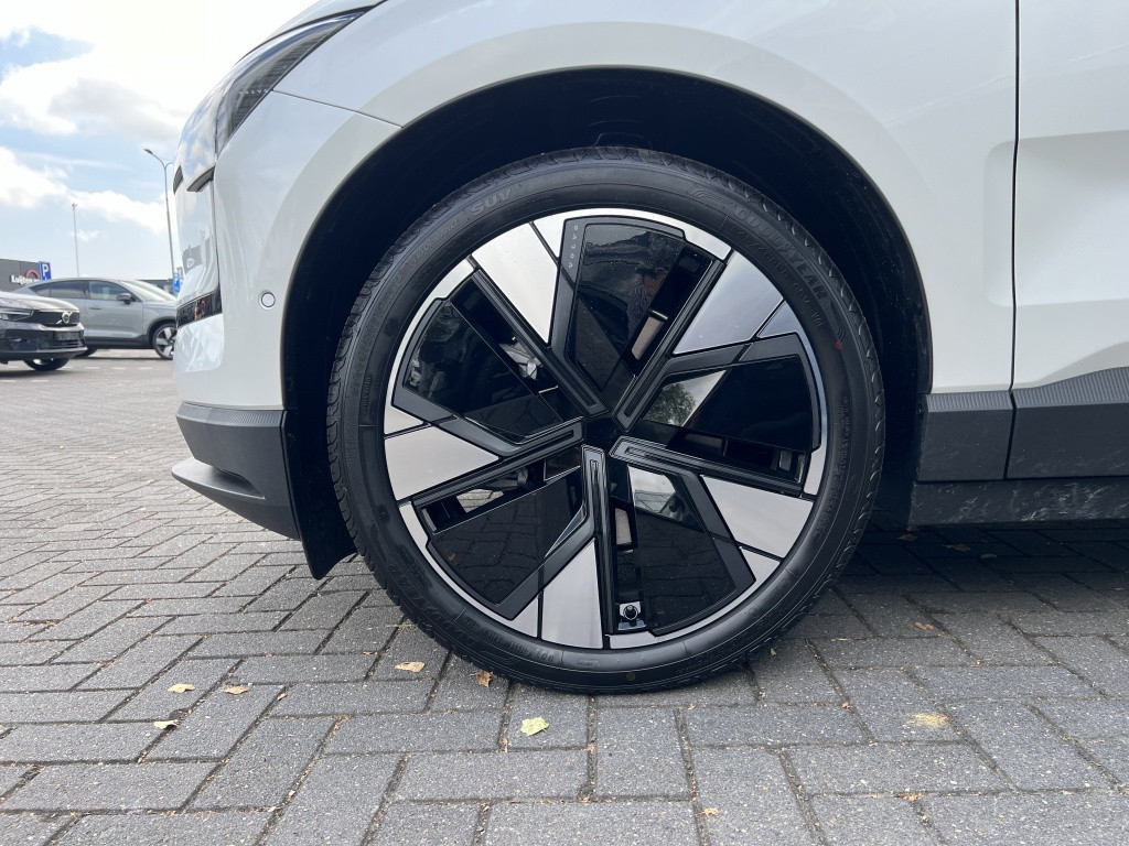 Volvo Ex30 extended range ultra 20" | nieuwprijs € 50.214,= |