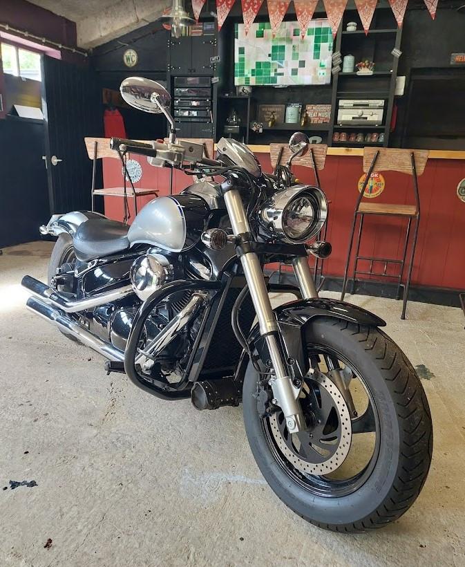 Suzuki intruder 800