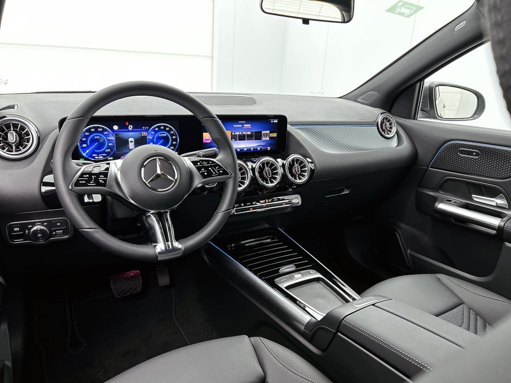 Mercedes-Benz Eqa 250+ business solution 71 kwh | parkeerpakket met achteru