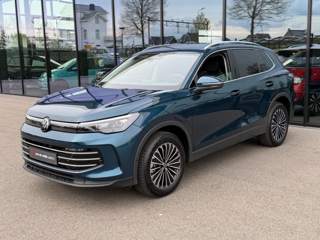 Volkswagen Tiguan 1.5 ehybrid elegance 204pk | trekhaak | 360 camera | dode