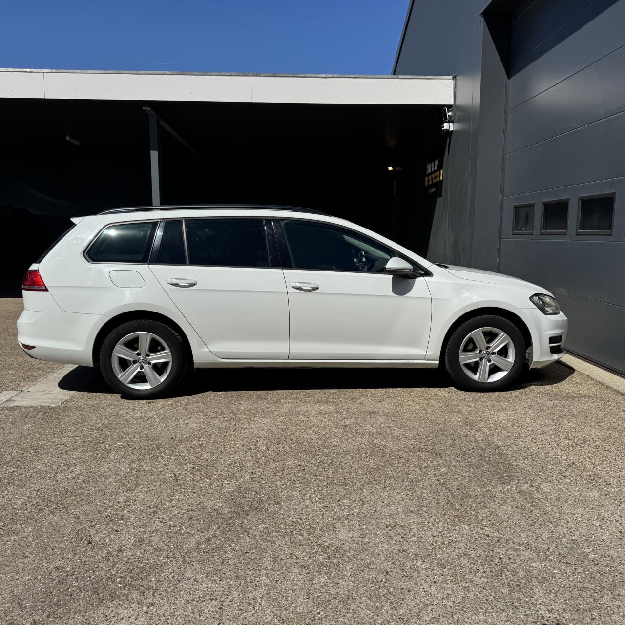 Volkswagen Golf 1.2 TSI 77KW/105PK Var. Aut7 2014 Wit Airco
