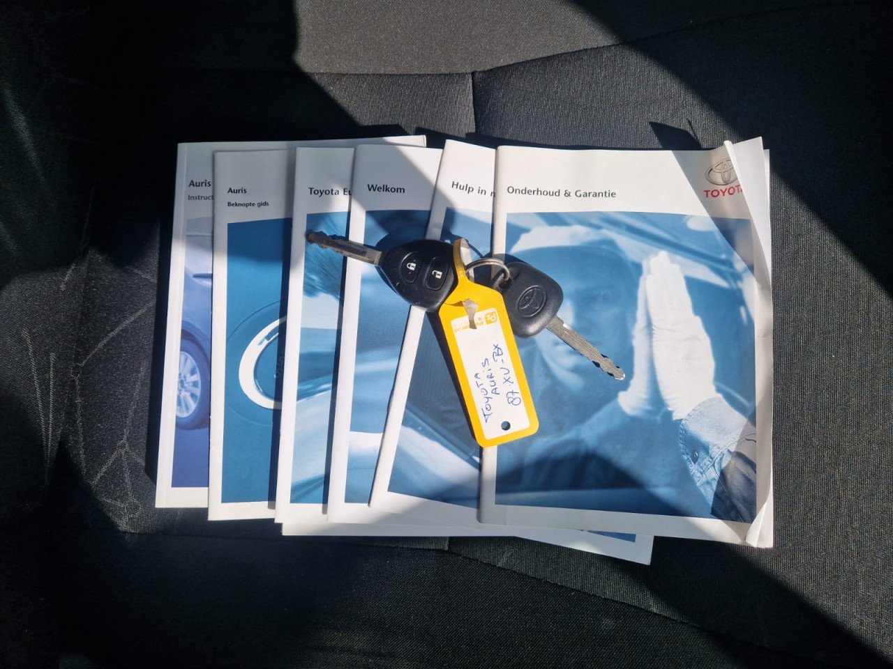 TE KOOP TOYOTA AURIS 1.6 16V TERRA MET AIRCO
