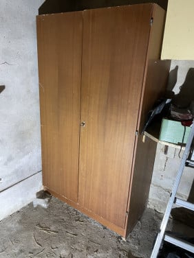 Gratis SCHUUR KAST  OF OPBERGKAST IN BERGING