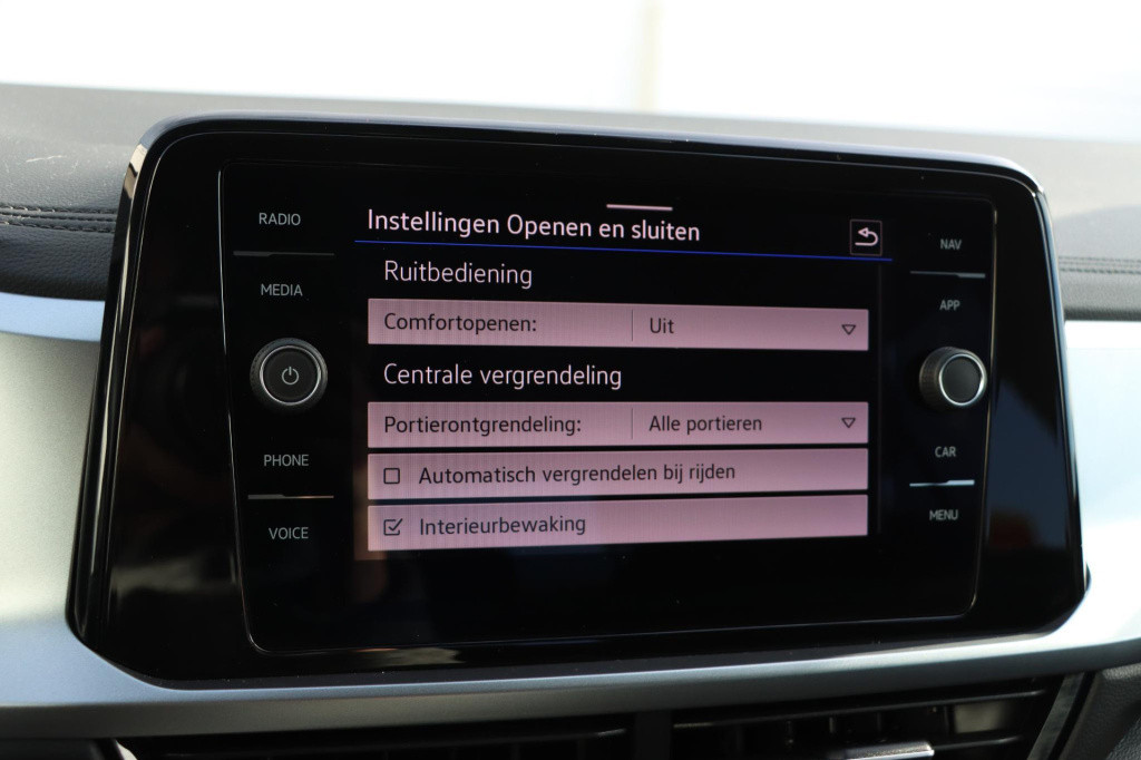 Volkswagen T-roc 1.5 tsi life edition 150pk