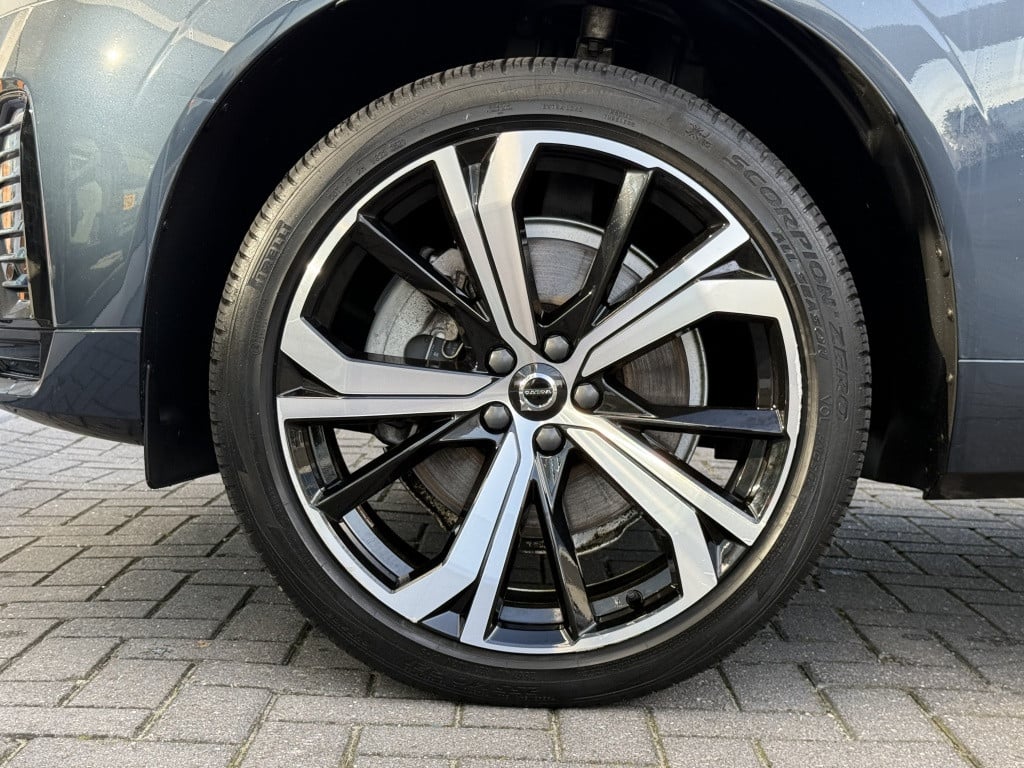 Volvo XC60 t8 455pk recharge plus dark| panodak| adap.cruise| trekhaak| ca