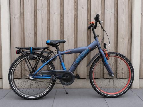 🚲 Loekie Booster Jongensfiets – 22 inch – 3 Versnellingen 💙🧡