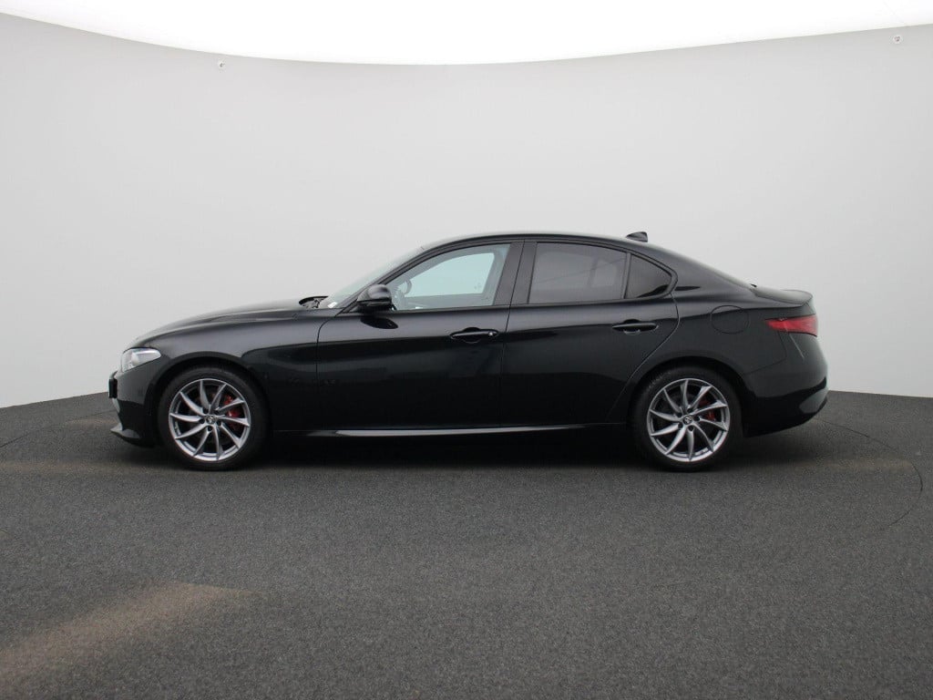 Alfa Romeo Giulia 2.0t sprint | lmv | automaat | parkeer sensoren | camera 