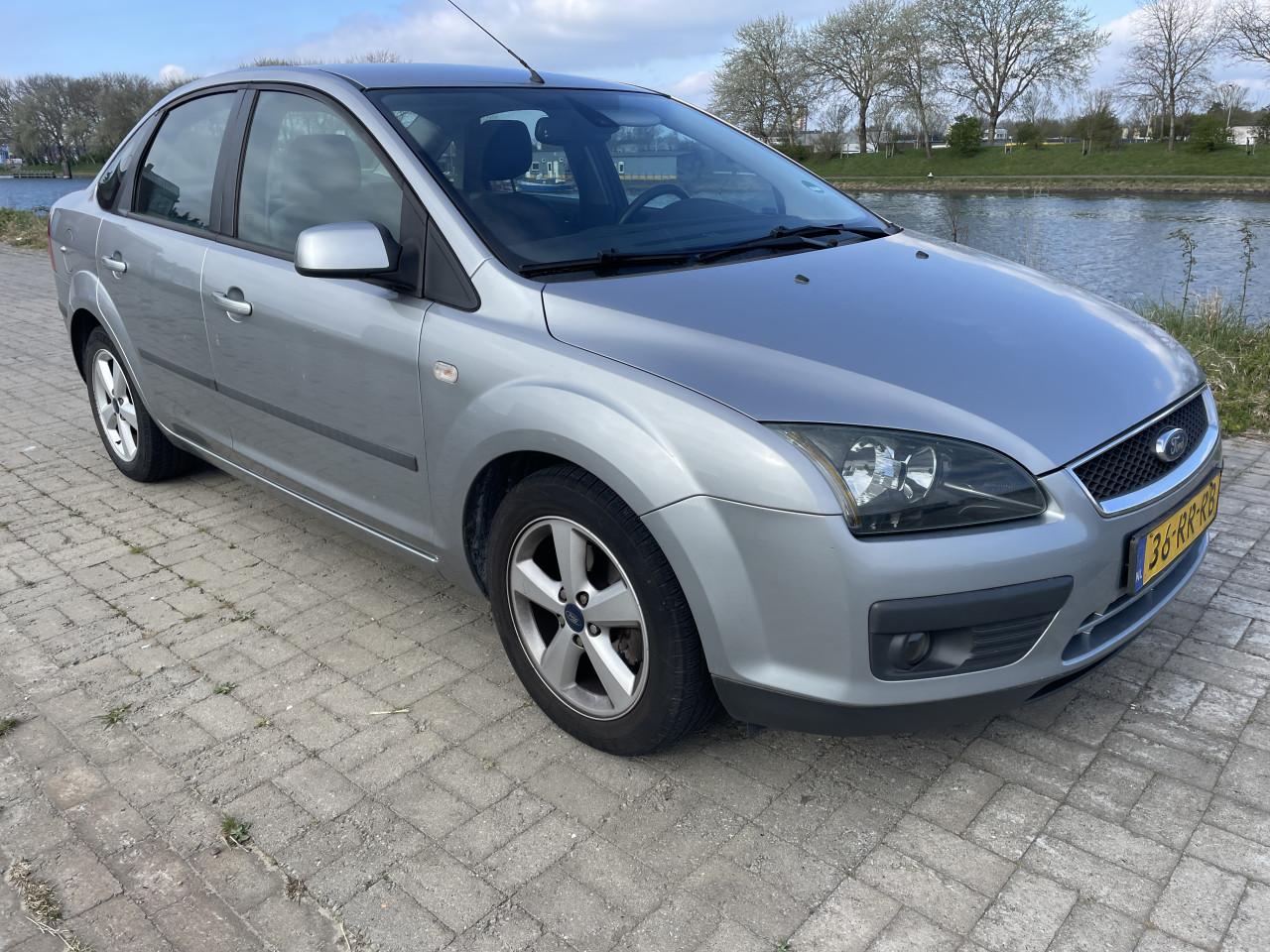 Ford focus 1.6 first edition