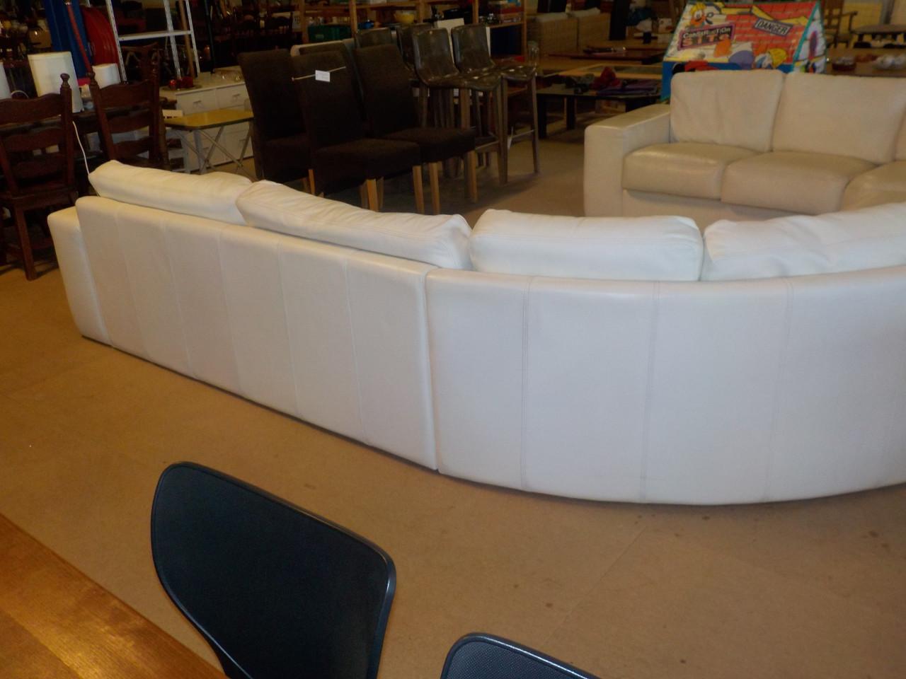 In zeer goede staat mooie kwaliteit leren hoek/hoek bank