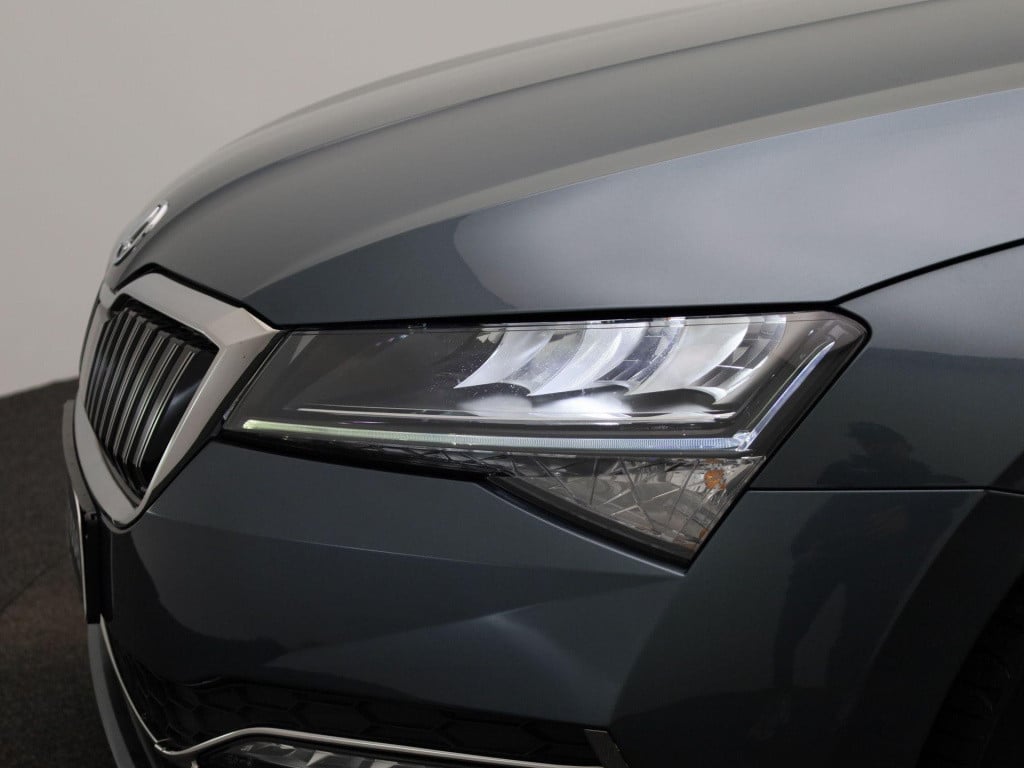 Skoda Superb combi 1.4 tsi iv business edition | automaat | navigatie | cam