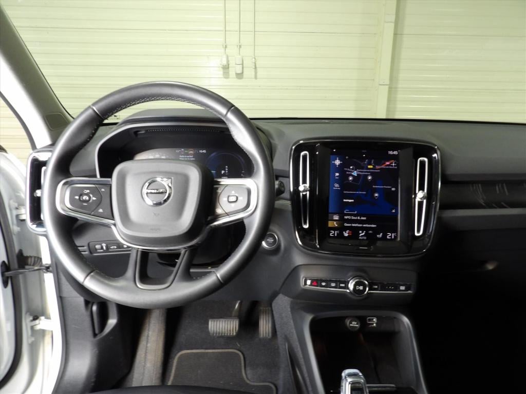 Volvo XC40 t5 plug-in hybrid 262pk aut plus dark