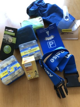 Te koop doos vol autospullen.