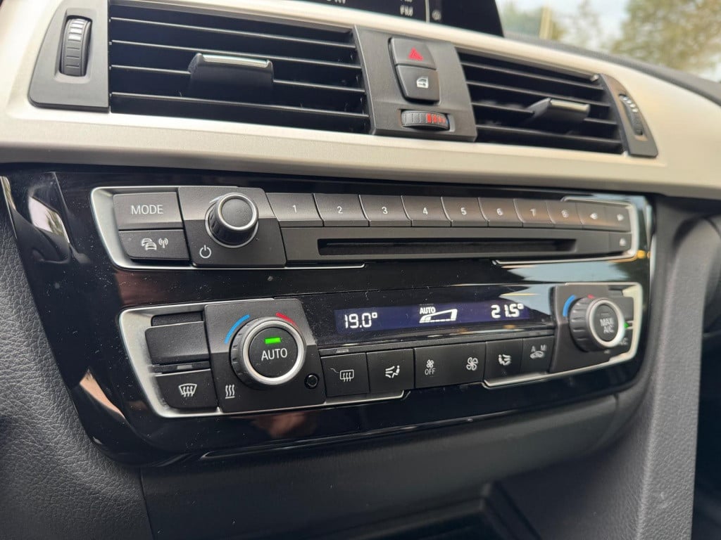BMW 3-serie 318i executive automaat
