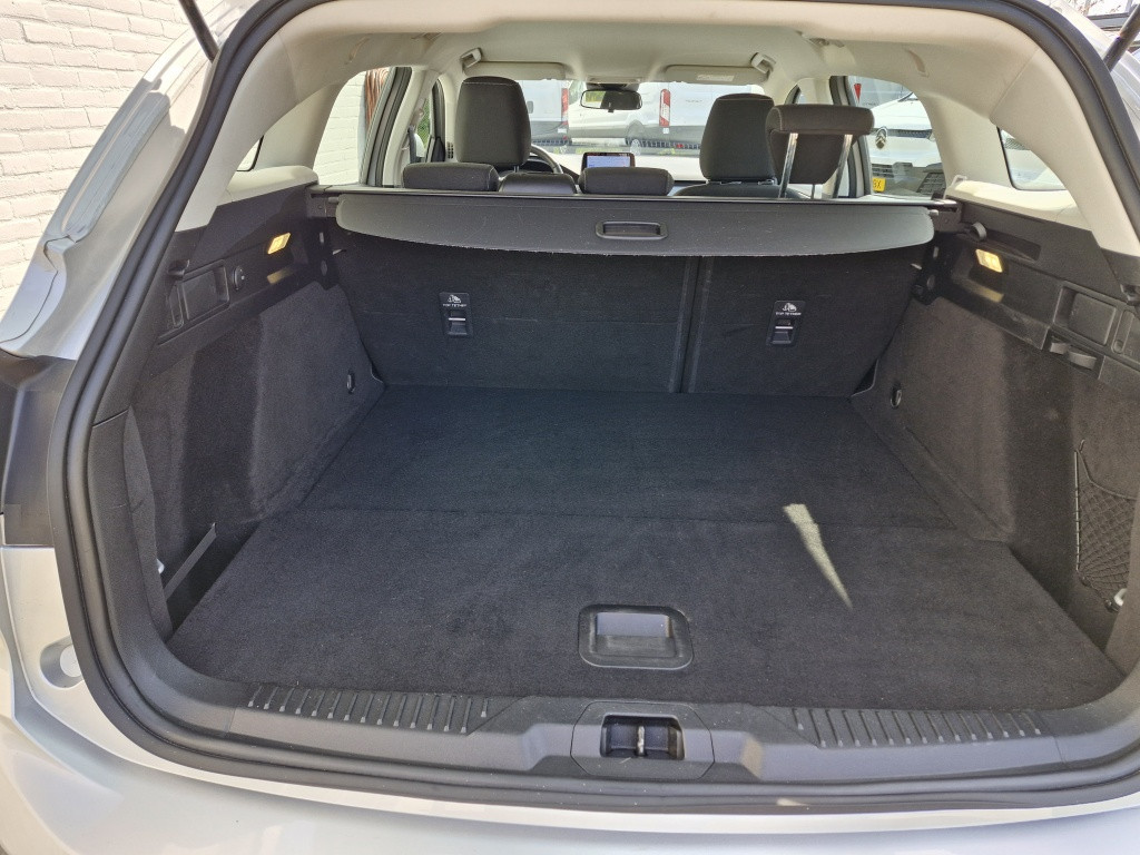 Ford Focus wagon ecoboost 100 pk connected