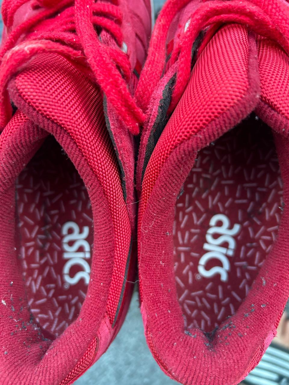 Asics rood maat 42,5 Zo goed als nieuw