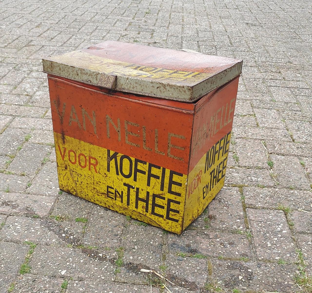 Vintage blik van nelle koffie thee