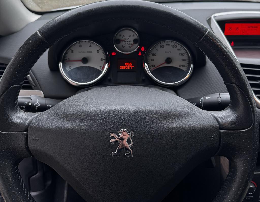 Peugeot 207 cc cabriolet | 2011 | 91.913 km |