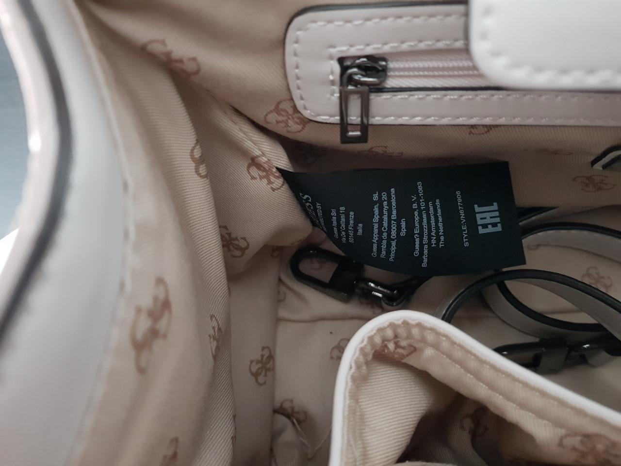 Guess tas