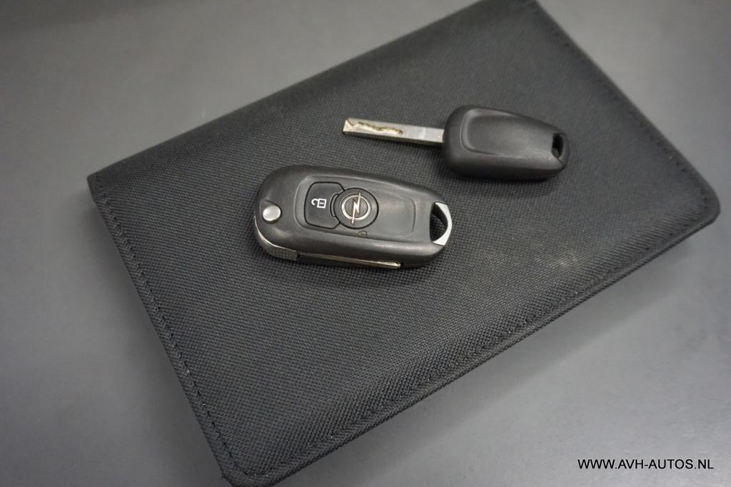 Opel Astra sports tourer 1.2 edition 2020