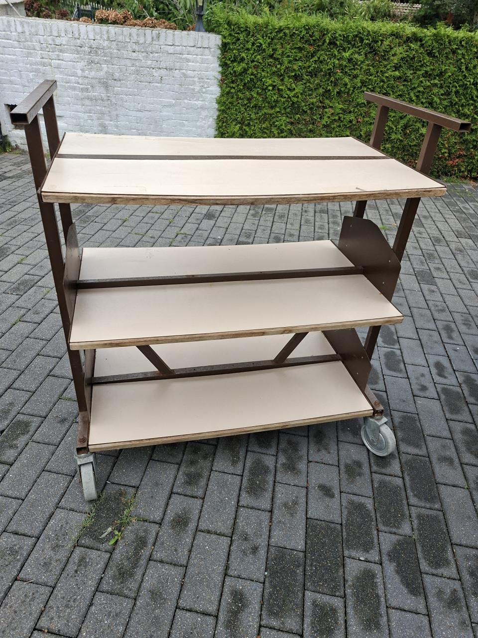 Vintage Postkar / sorteerwagen / display