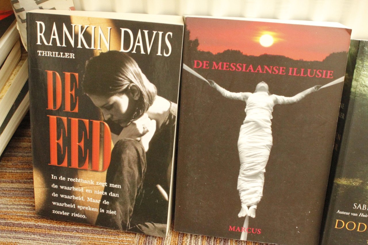 Thrillers,,,Div schrijvers