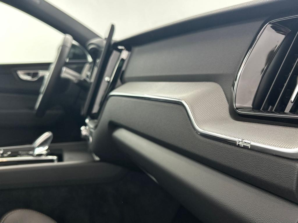 Volvo XC60 t8 455pk ultra black edition| pano| 360camera| hud| harman&kardo