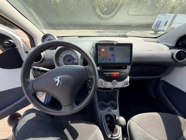 Peugeot 107 1.0-12v millesim 200