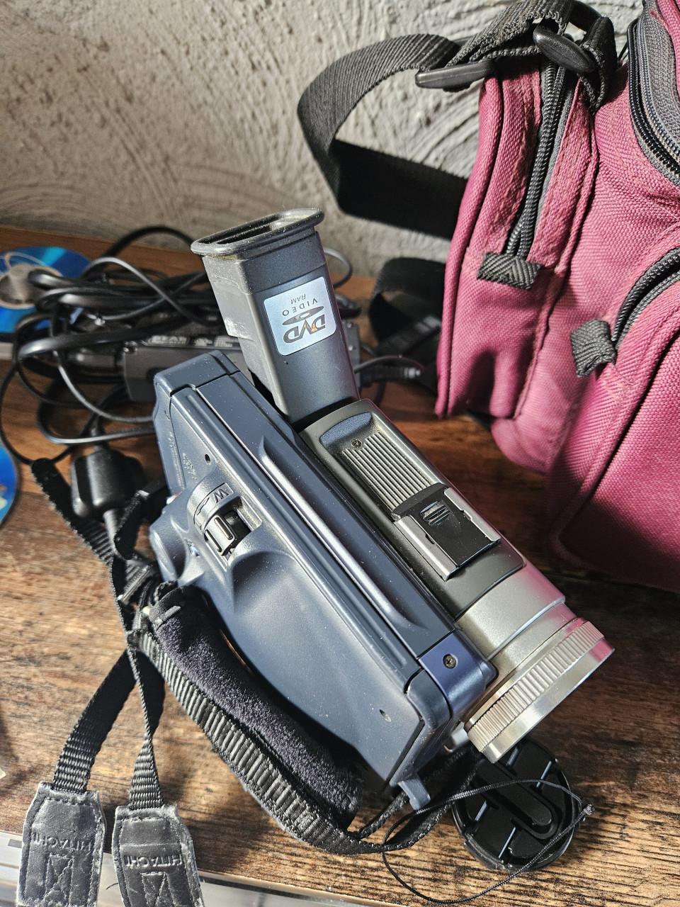 Hitachi DZ-MV200E DVD Camcorder met accessoires