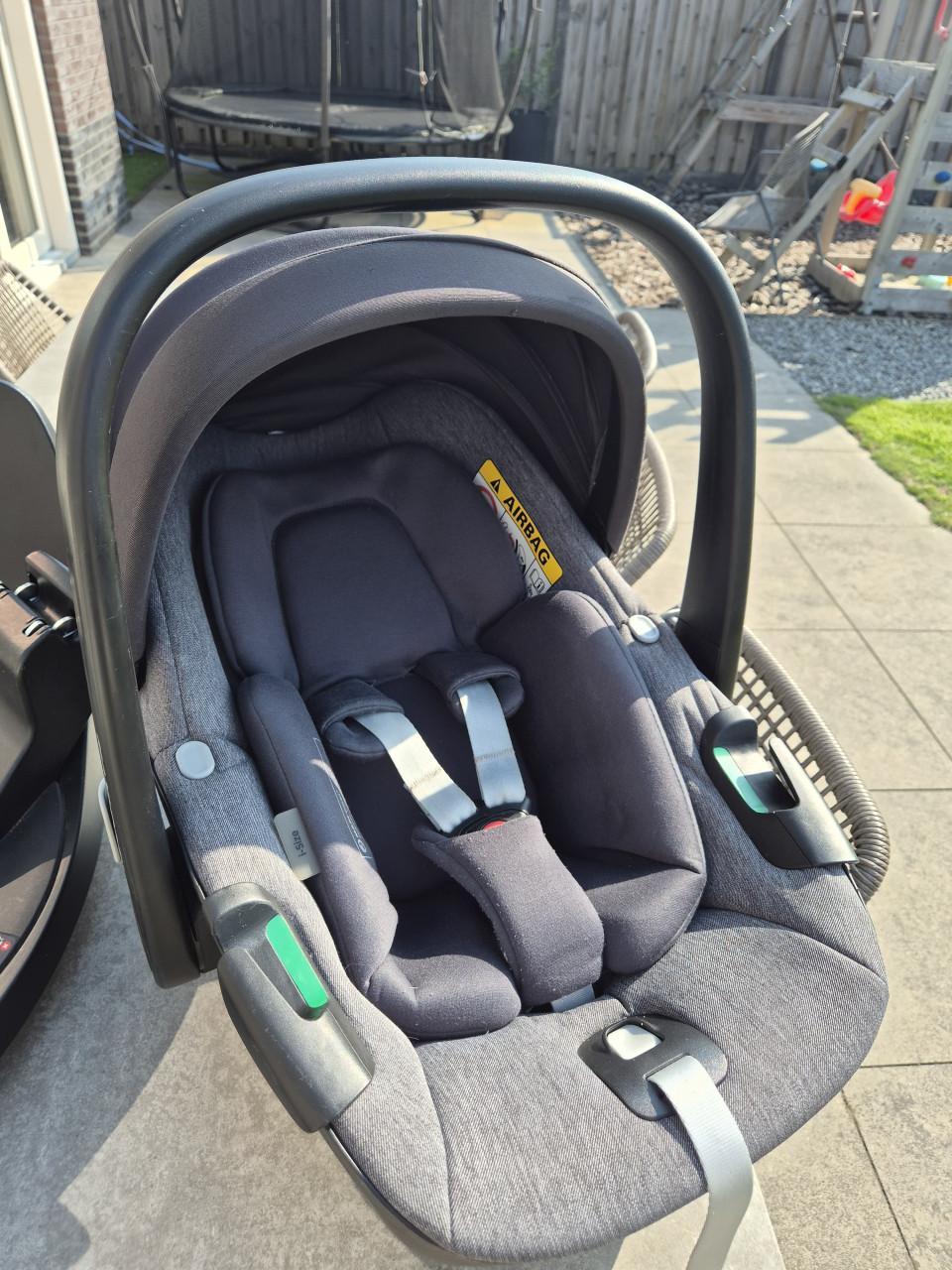 MaxiCosi incl 360* FamilyFix