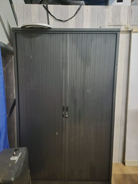 Kast zwart met slot