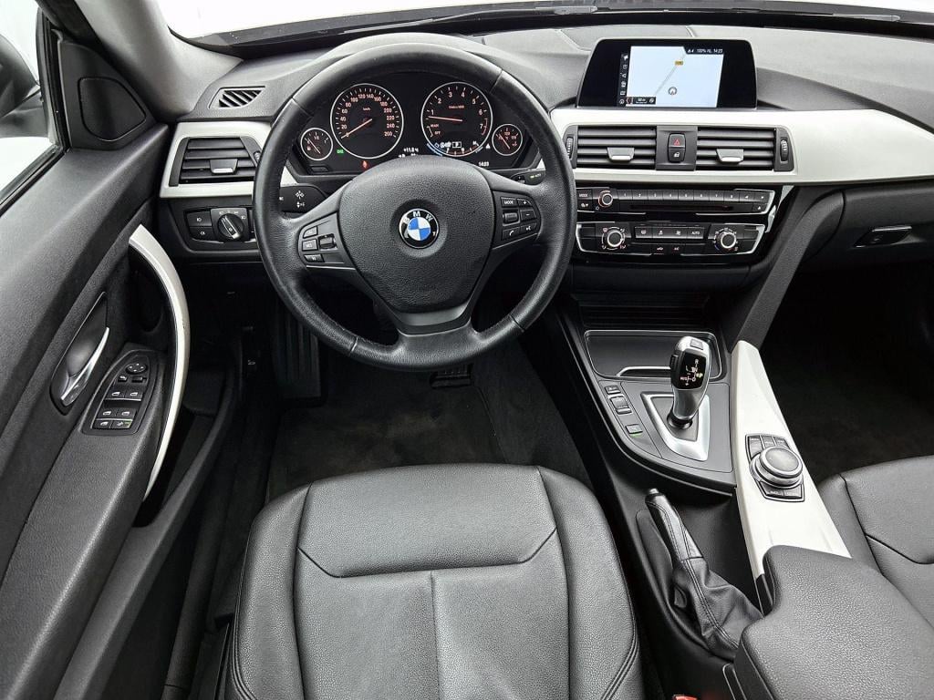 BMW 3-serie 320i xdrive executive | automaat | navigatie | leder | climate 