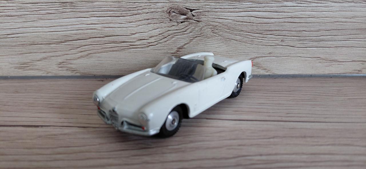 Alfa Romeo Giulietta spider van Metosul