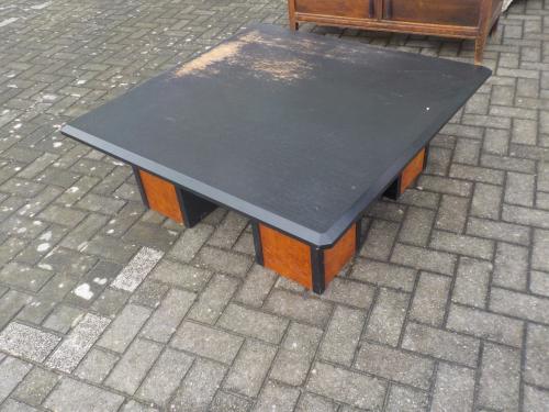 Mooie kwaliteit wat kale salontafel 110 x 110 cm OPRUIMPRIJS 10 euro